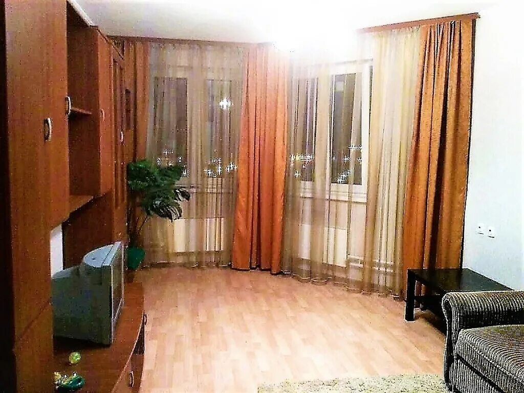 Снять квартиру александры монаховой. Квартиры посуточно коммунарка. Александры монаховой 109. Снять квартиру александры монаховой. Александры монаховой 23.