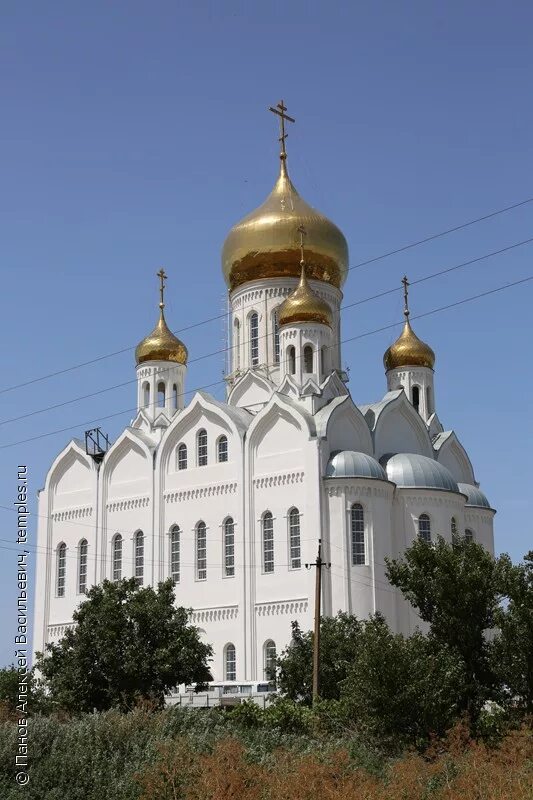 Община краснодарский край. Храм Святой Живоначальной Троицы Приазовский. Приазовский храм Темрюкский. Церковь в Приазовском Краснодарский край. Храм Святой Живоначальной Троицы, посёлок Приазовский.