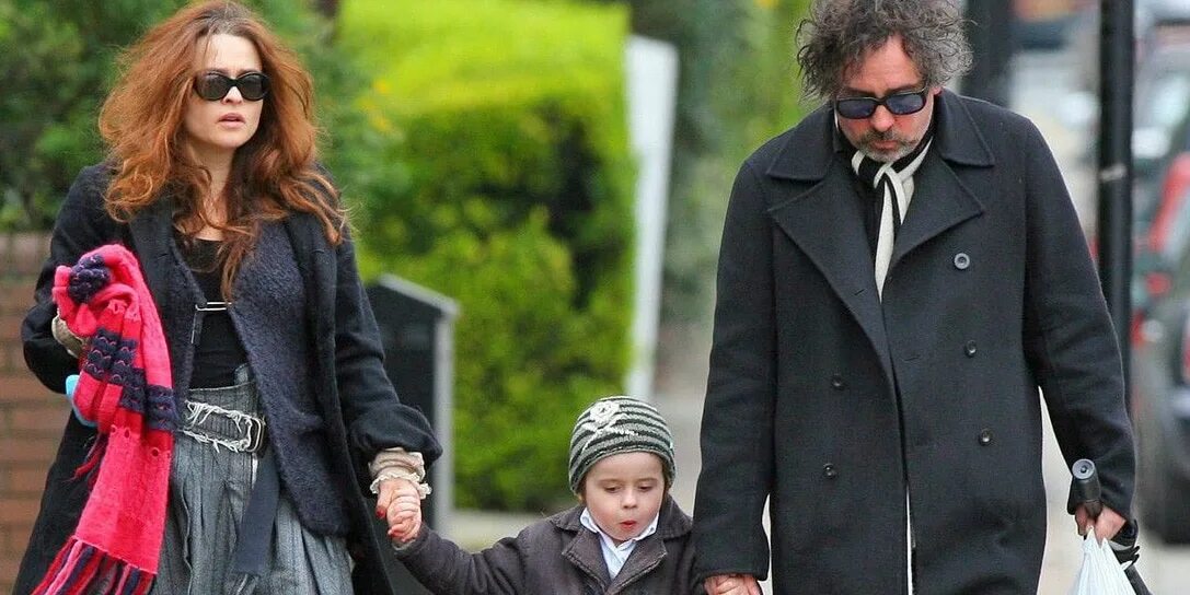 Билли рэймонд бёртон. Нелл бёртон, билли реймонд бёртон. Хелена бонем картер с детьми 2020. Хелена бонем картер с сыном. Нелл бёртон, билли реймонд бёртон.