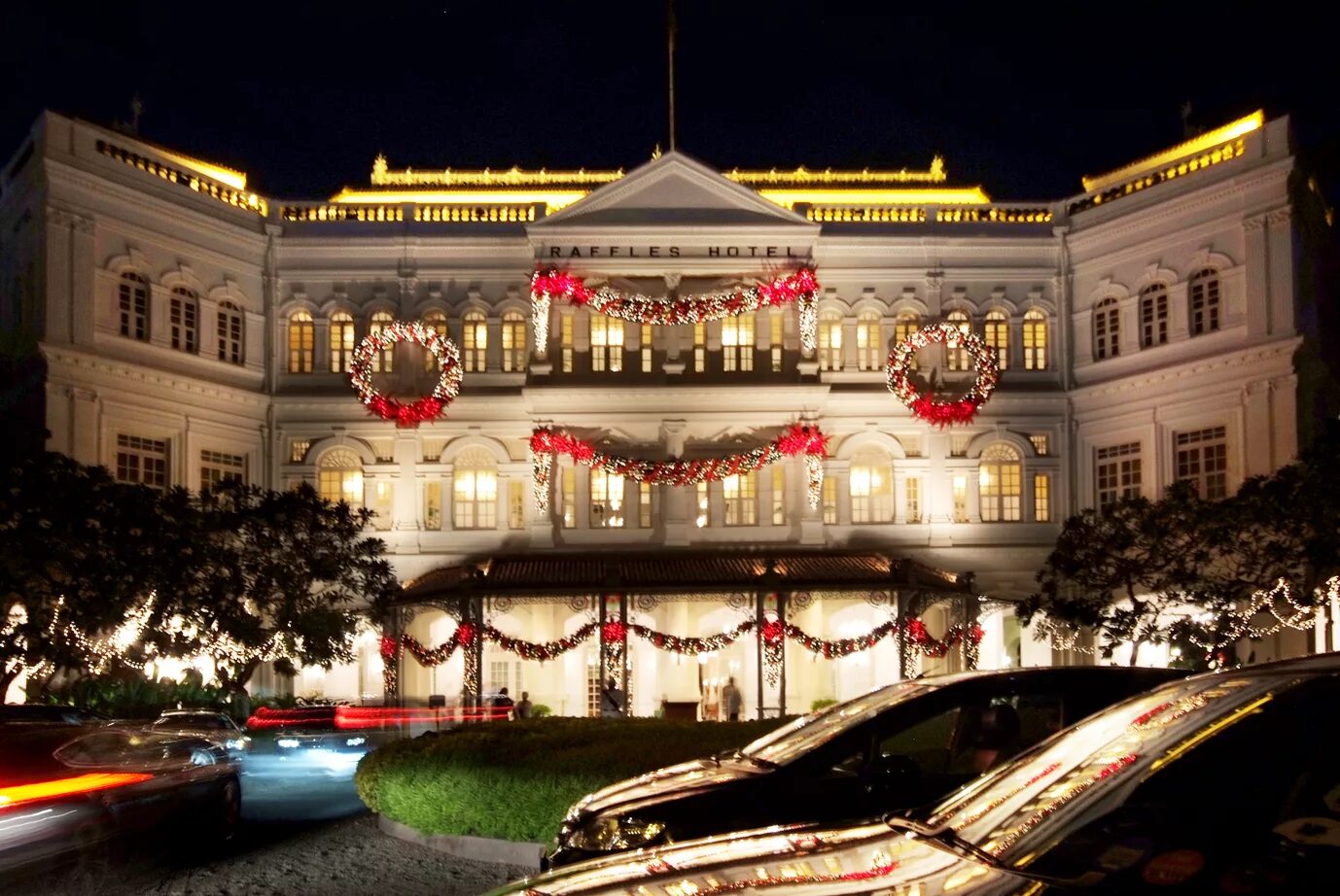 Гостиница в сингапуре рафлз. Отель раффлз сингапур. Raffles singapore. Тигр сингапур отель раффлз. Raffles singapore.