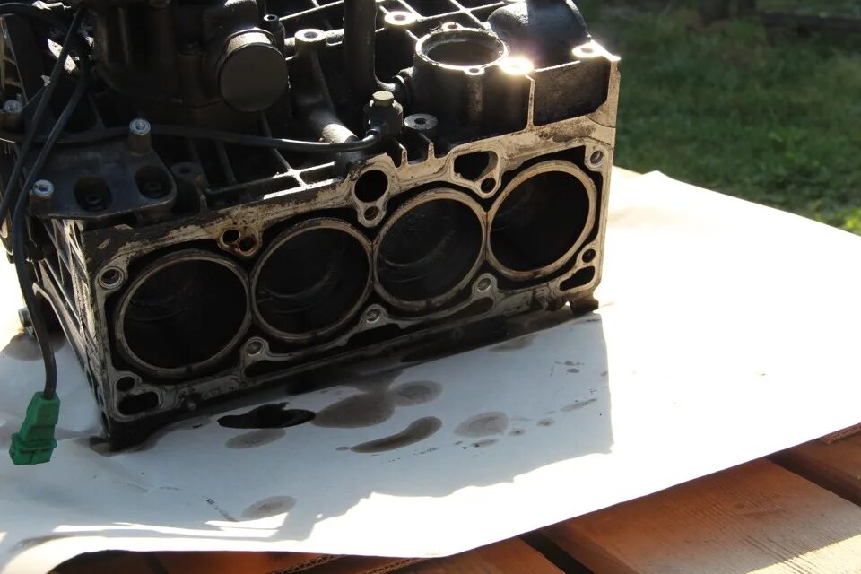 Разобрать блок цилиндров. Блок цилиндров на каптиву 2012. Блок цилиндров в разборе. Гильза цилиндра двигателя змз 511 схема. Разборка блока цилиндров.
