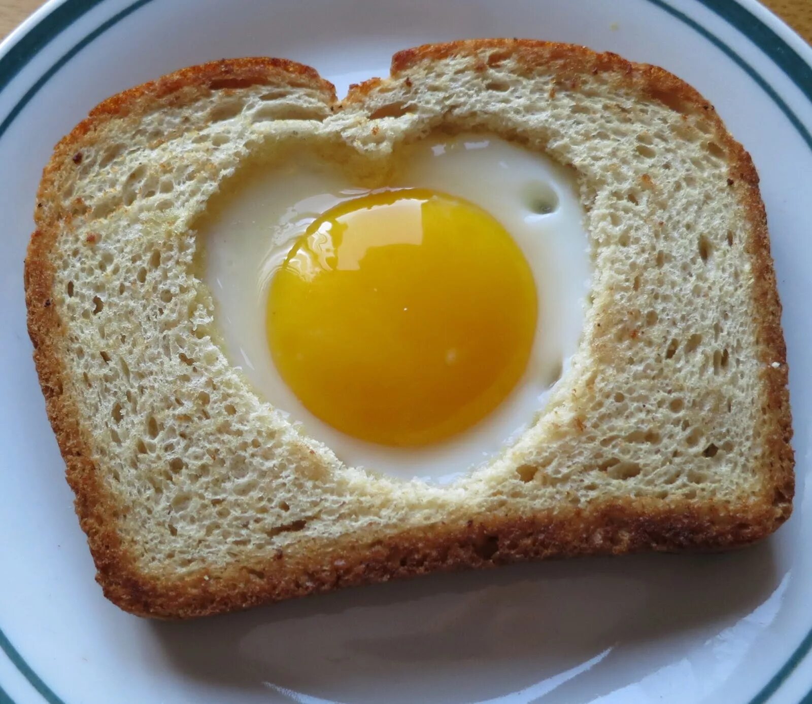 Яичко в хлебушке