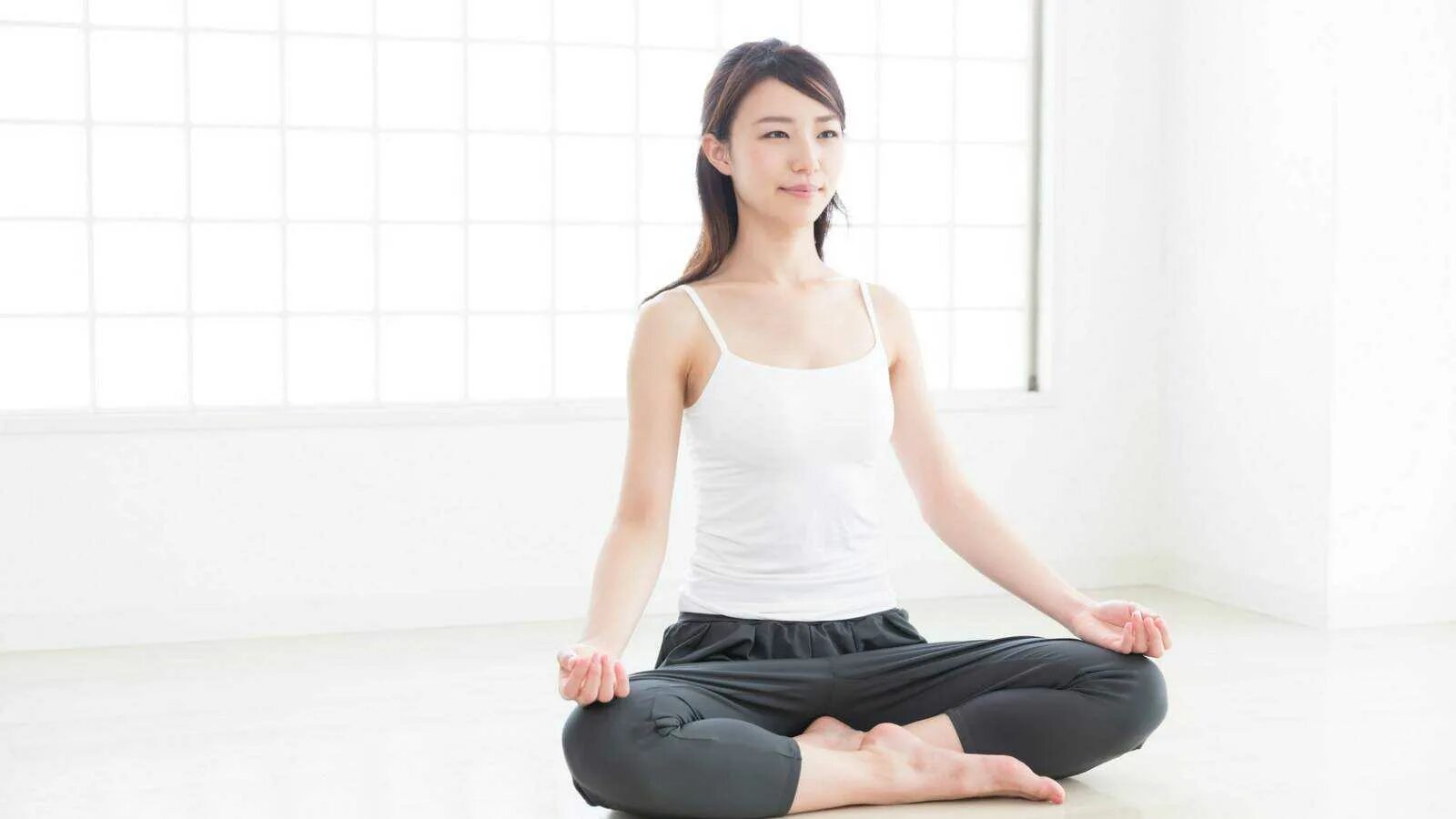 Медитации матки. Йога поза лотоса. Позы для медитации. Йога медитация для начинающих. Медитация сидя.