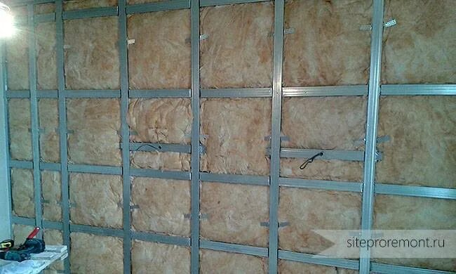 Обрешетка из профиля для гипсокартона. Обрешётка под гипсокартон стены из профиля под гипсокартон. Решетка под гипсокартон. Обрешетка из металлического профиля под гипсокартон на стены. Каркас для гипсокартона из профиля.