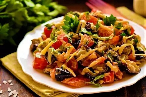 Салат с хрустящими баклажанами и болгарским перцем