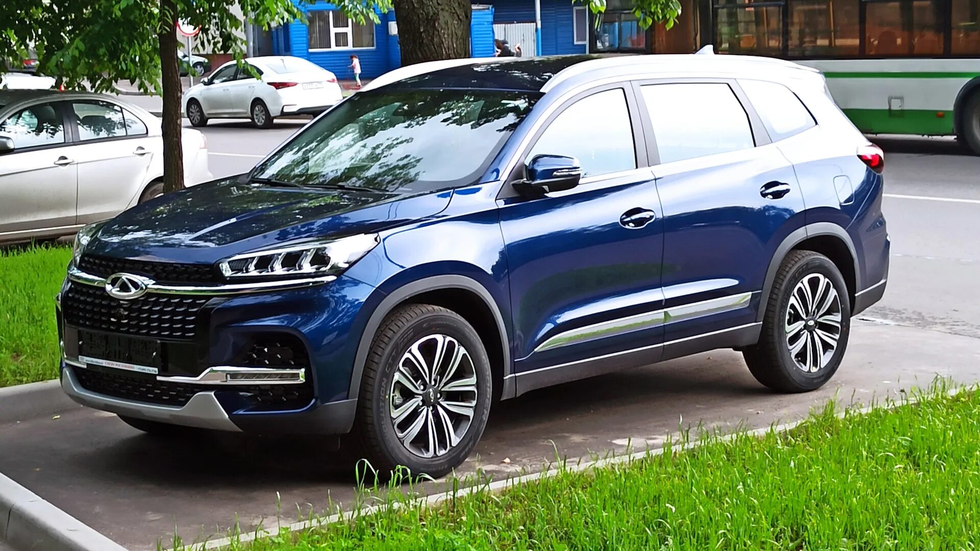 Tiggo 8 pro 2022. Тигго 8 серебристый. Chery tiggo 8 кроссовер. Чери тигго 8 про. Cherry 8 отзывы.