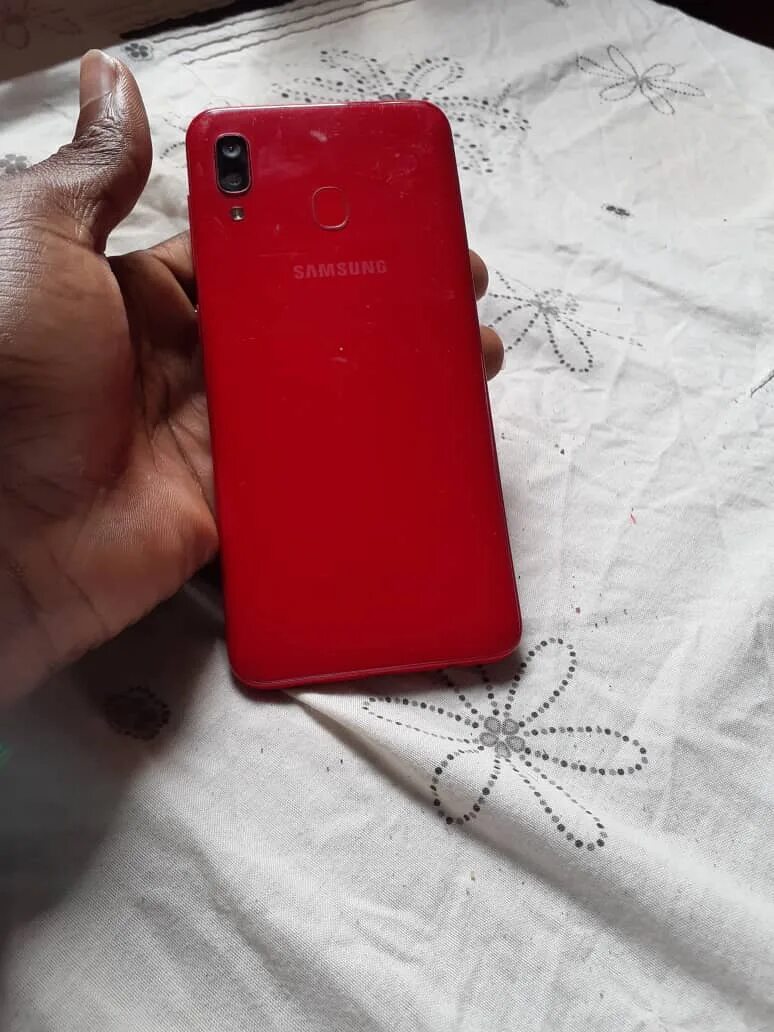 S 20 red. Samsung Galaxy a11 красный. Samsung Galaxy a11 32gb Red. Samsung Galaxy a20 красный. Samsung Galaxy s20 красный.