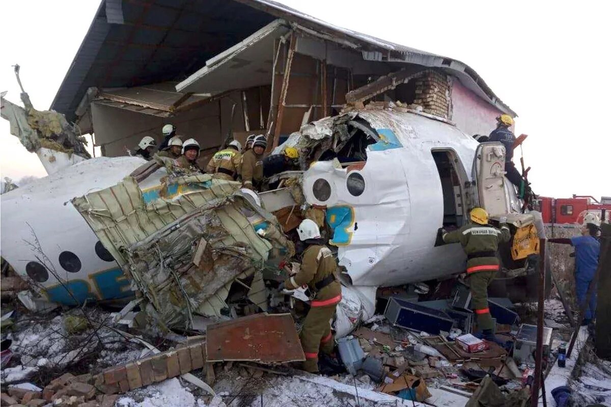 Катастрофа ту-154 в Алма-Ате. Air Fokker 100 bek авиакатастрофа. Катастрофа Fokker 100 под Алма-атой. 100 авиакатастроф