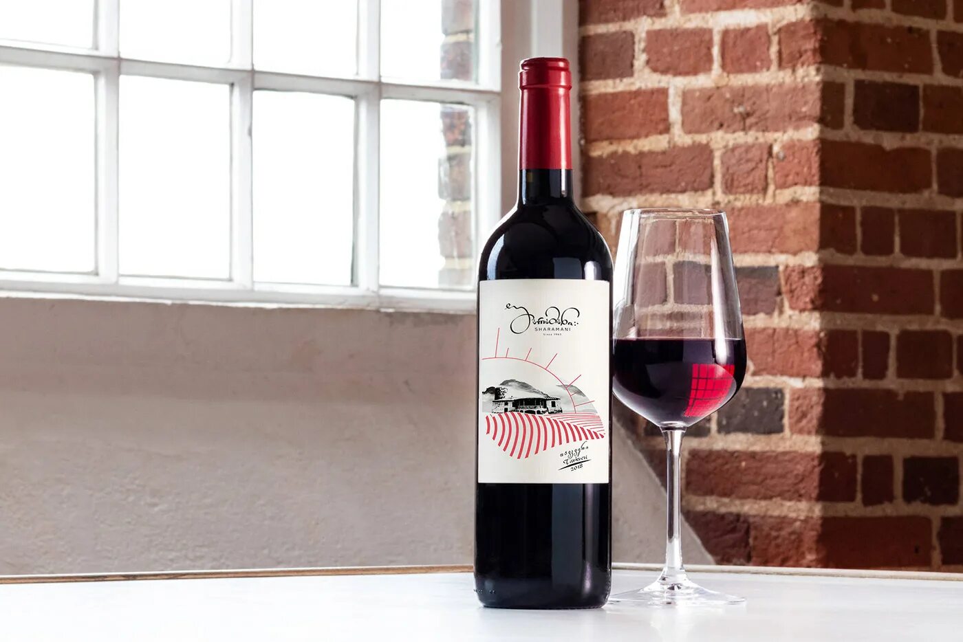 Вино названия. Mouton rothschild 2002. Banished вино 19 crimes. Одноименное вино 9 букв. Вин 9.