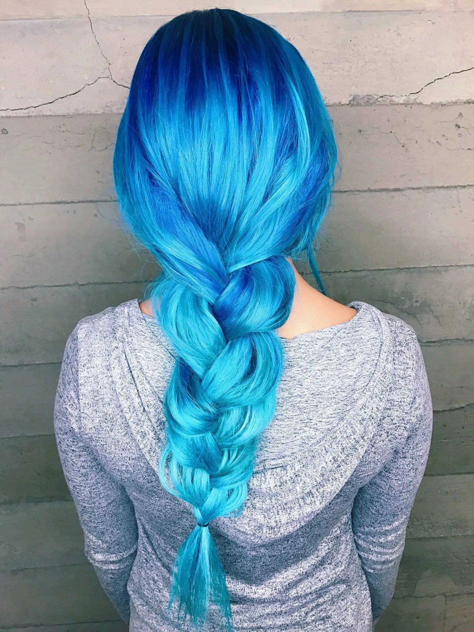 Девушка с синим цветом. Синие волосы. Голубые волосы. Синий цвет волос. Ярко голубые волосы.
