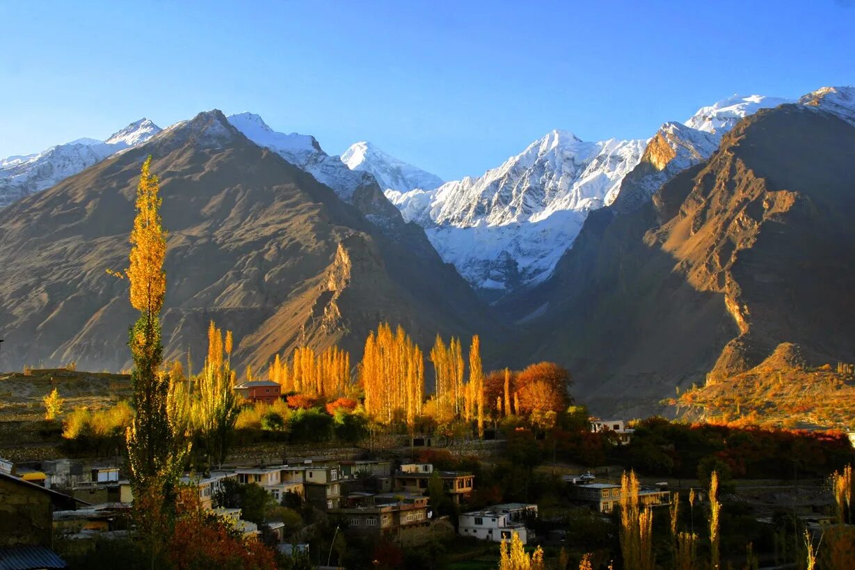 Долина Хунза Пакистан. Hunza Valley Пакистан. Река Хунза Пакистан. Долина реки Хунза. Гималаи.. Хунзах пакистан