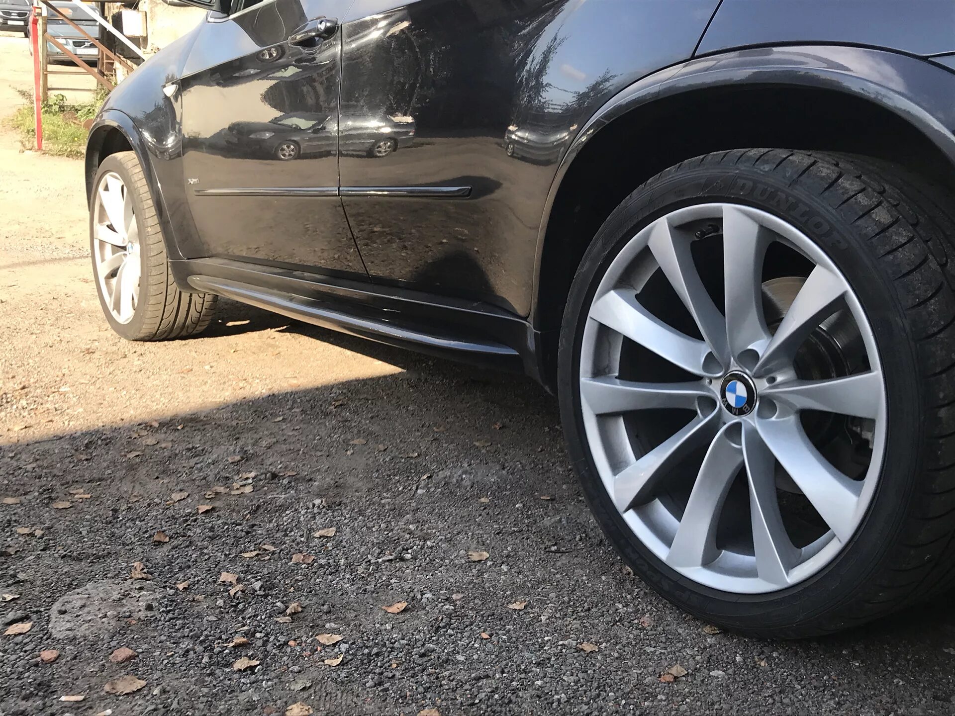 Диски бмв х5 r20. 334 стиль bmw e70. Диски на бмв х5 е70 r18. Bmw x5 r20 разноширокие. Колеса для х5 разноширокие.