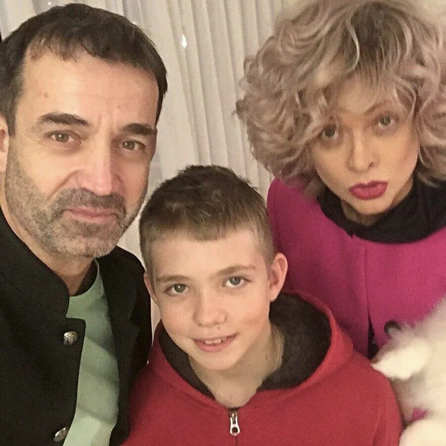 Сын дроздовой сейчас. Дмитрий певцов сын елисей. ольга дроздова и елисей. елисей дмитриевич певцов. ольга дроздова и дмитрий певцов с сыном.