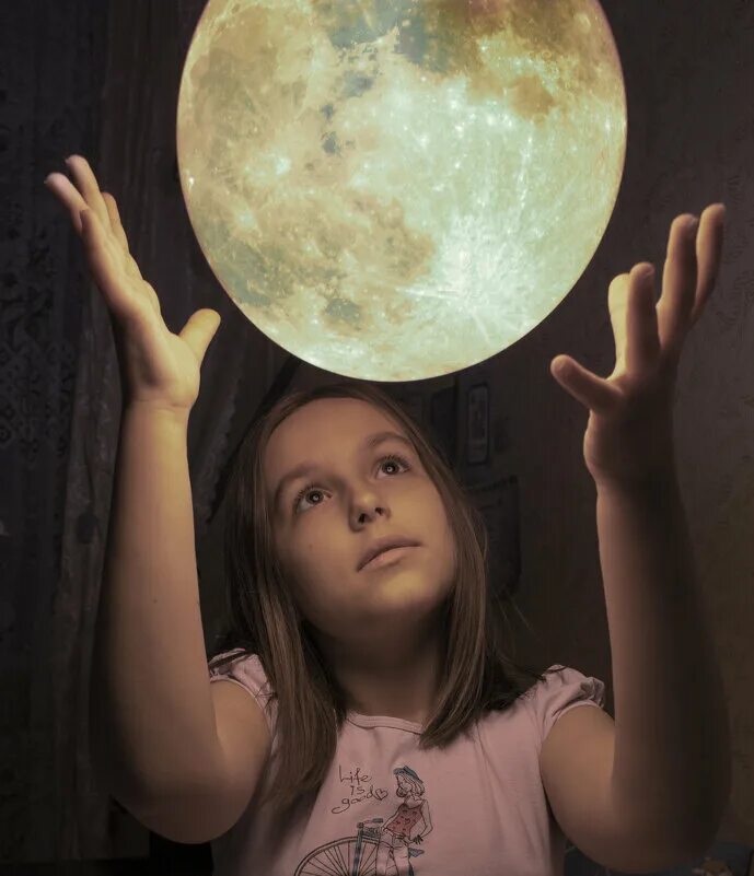 Луна ком блоггер. Лунаком фотосессия. Лунатики фото людей.