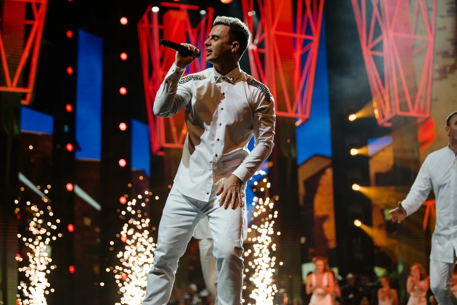 финальная песня всех участников. песня года отзывы о концерте. концерт песня года. песенка года. песня года 2016.