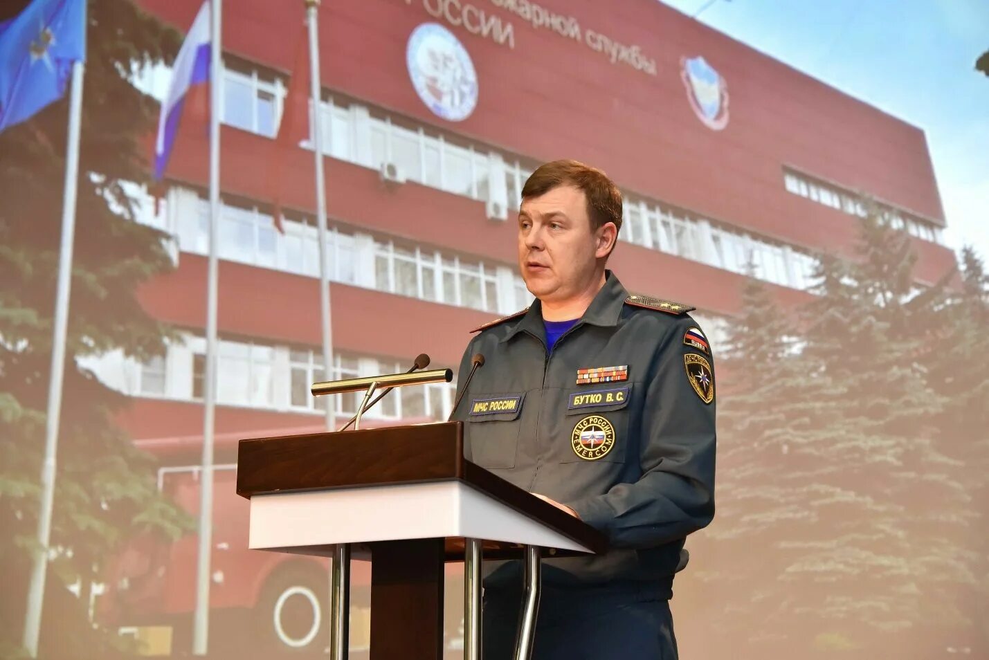 пч уренгой. начальник академии гпс мчс россии. пожарная служба. сорокин денис мелеуз. руководитель противопожарной службы.