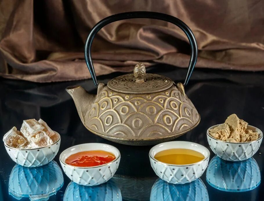 Татары пьют чай с молоком. Татары пьют чай с молоком