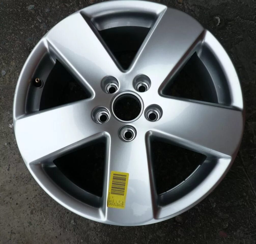 Диски литые r16 6. Диск литой r17 vw passat b6. диски vw passat b6 оригинальные r16. литые диски на пассат б6 r17. литые диски на фольксваген пассат б6 r16.