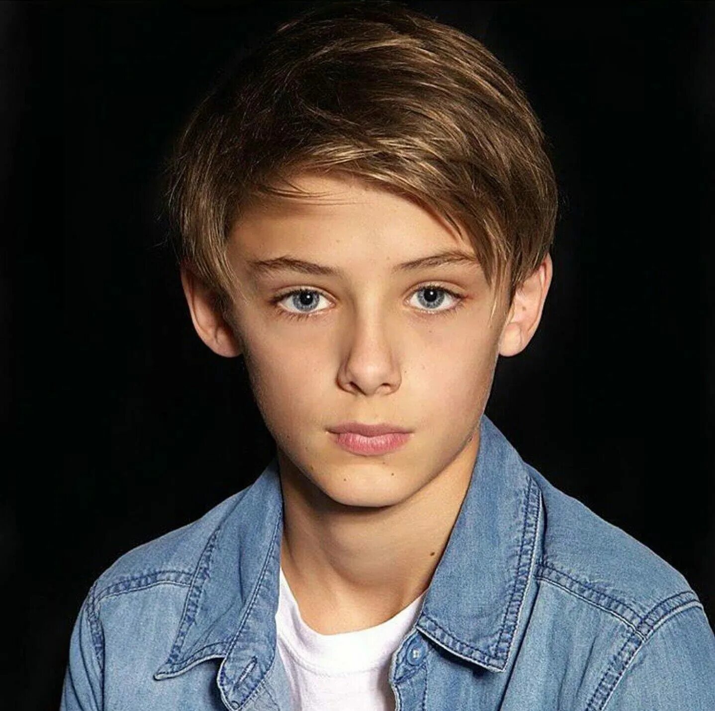 Портрет подростка. Уильям миллер франклин маленький. 10 лет мальчику как выглядит. Причёски для мальчиков модные. 10 лет мальчику как выглядит.