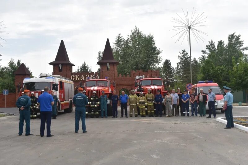 Огонек среднеахтубинский район. Детский лагерь огонек Волгоградская область Среднеахтубинский район. Детский лагерь сказка Среднеахтубинский район. Киляковка Волгоградская область лагерь сказка. Лагерь сказка Волгоградская область Среднеахтубинский район.