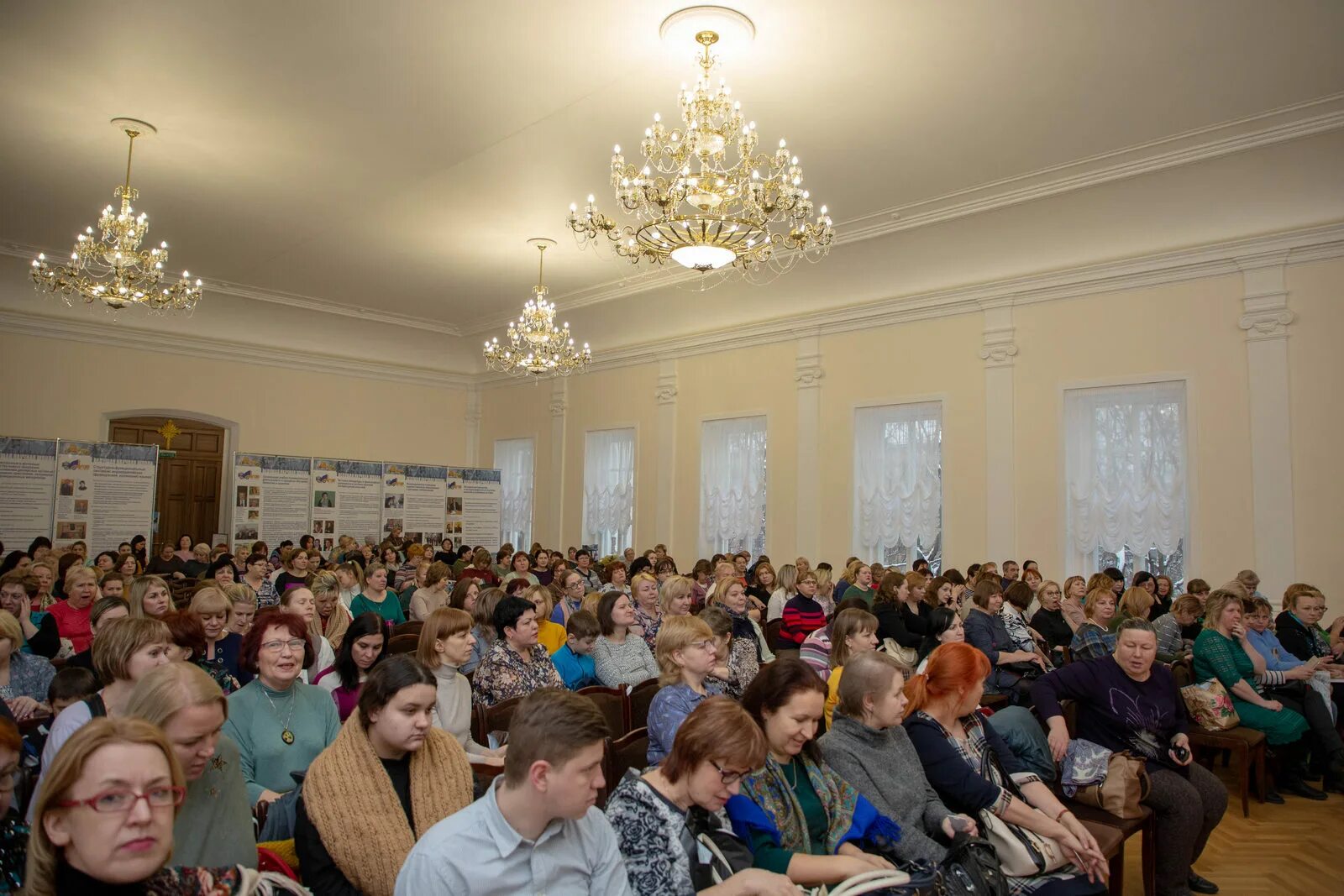 Московский областной университет сайт. Московский государственный областной университет. Панно в Московском государственном областном университете.