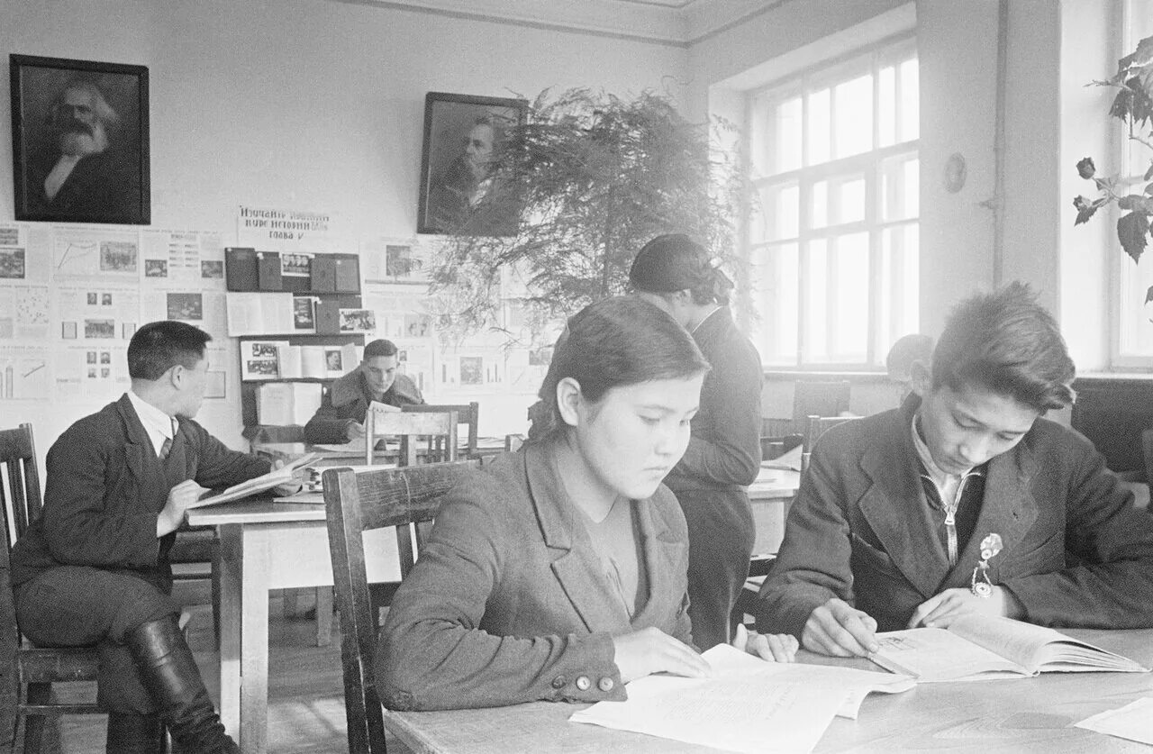 Советско российская школа
