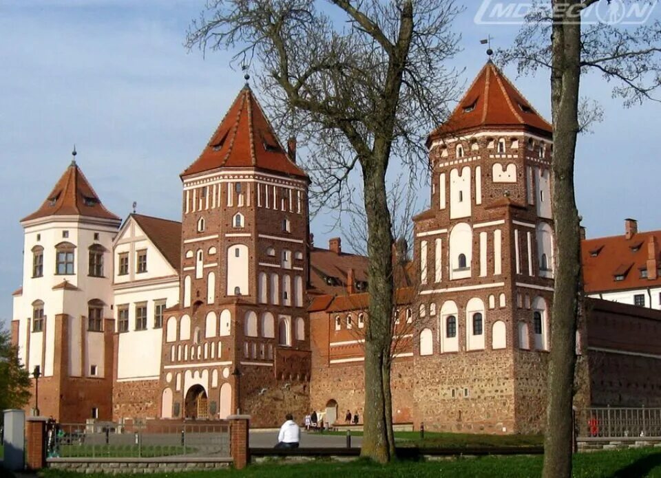 Файл:Belarus Mir Mir Castle Complex 8101  Википедия