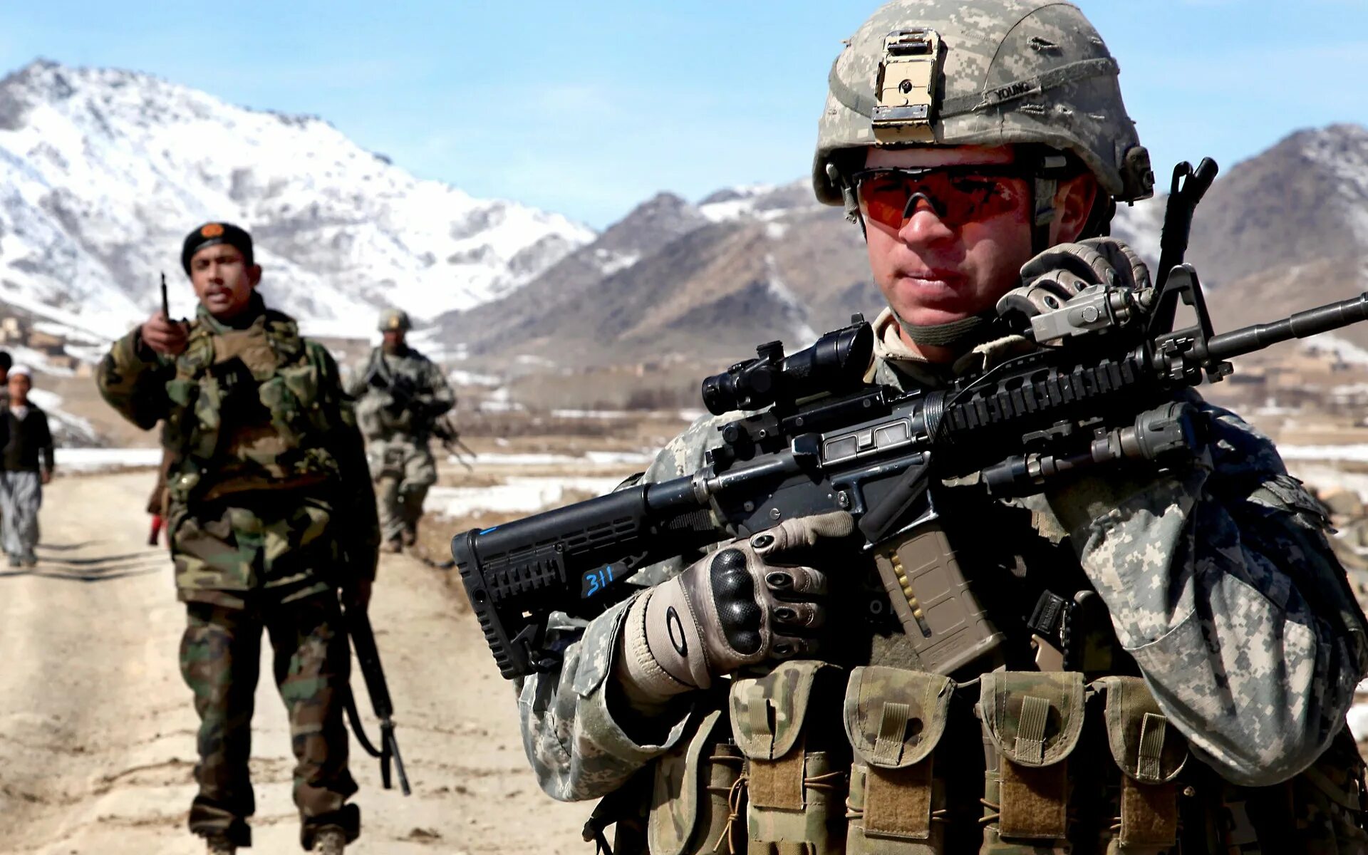 Армия США В Афганистане 2001. Американские военные в Афганистане. Солдаты США В Афганистане. American ISAF В Афганистане.