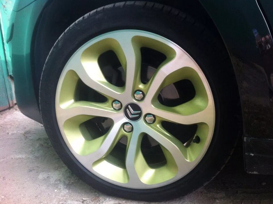 Citroen c3 хэтчбек. Citroen c3 2010 tuning. Citroen c3 stance. Citroen c3 2009. Диски ситроен с3.