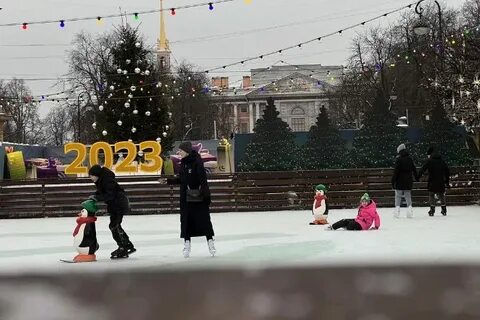 Каток на дворцовой площади