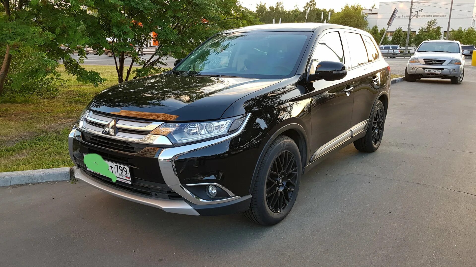 Колесо mitsubishi outlander. Митсубиси Аутлендер 2016 черный. Mitsubishi Outlander 2020. Mitsubishi Outlander 2017 черный. Mitsubishi Outlander 3.