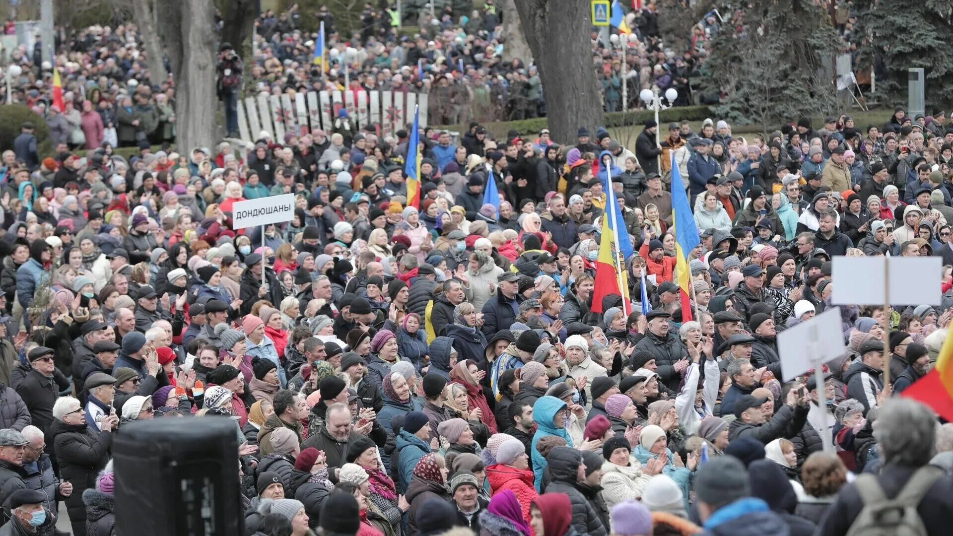 Самый массовый митинг. Мирный протест. Румыния жители. Митинг в Кишиневе.