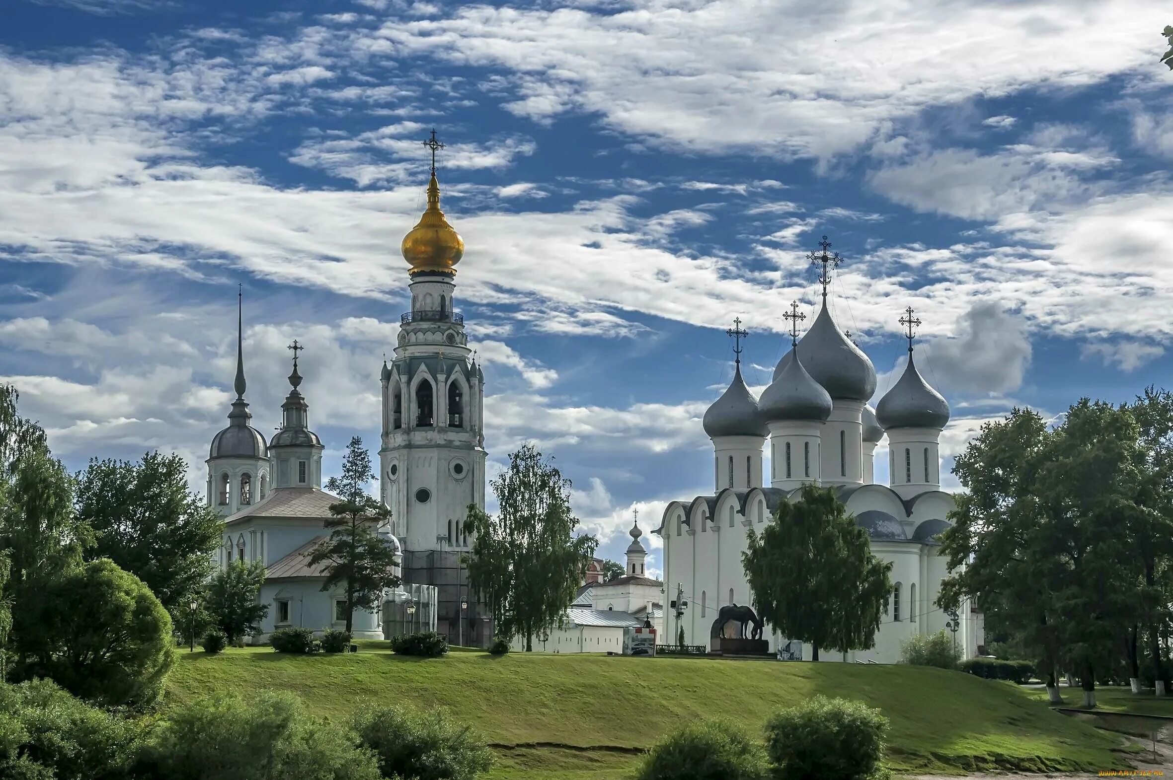 Вологда окрестности. Вологодский Кремль Вологда. Достопримечательности Вологды Вологодский Кремль. Вологодский Кремль Вологда фото. Вологодский Кремль архитектура.