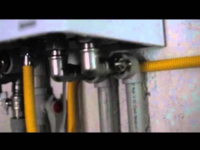Котел baxi сливной кран. Фильтр на газовый котел бакси. Baxi течет вода. Котел baxi сливной кран. Baxi течет вода.