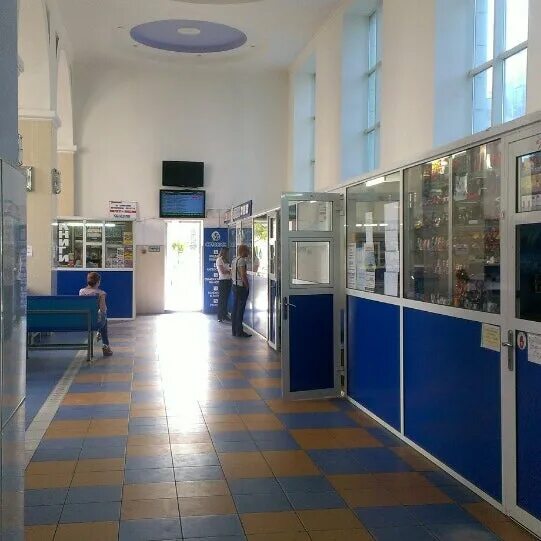 Вокзал ставрополь автовокзал. Вокзал черкесск автовокзал. Автостанция восточная ставрополь. Справочная автостанции ставрополь. Центральный вокзал ставрополь.
