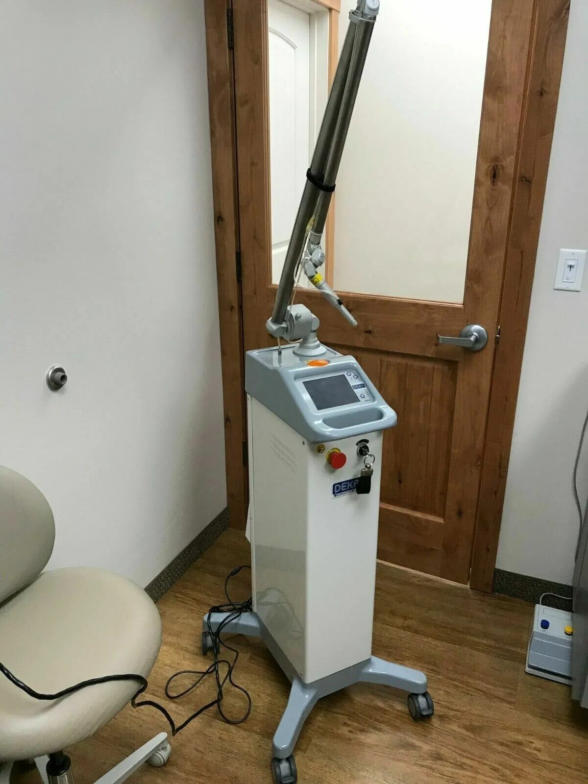 Шлифовка co2 deka. Лазерная шлифовка deka co2. Deka smartxide dot co2. Шлифовка co2 deka. Фракционный фототермолиз дека со2.