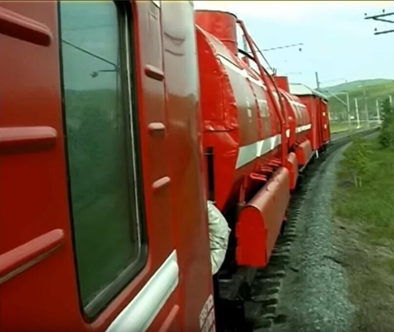 Поезд настоящий. Поющие поезда железная дорога. 2тэ10у-0210. Дм62-1745. Включи клипы поезд.