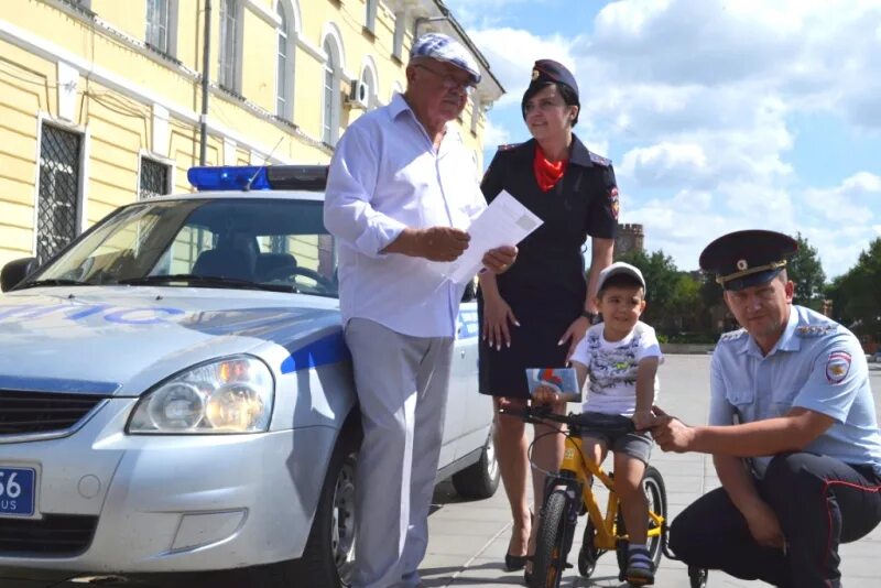 Инспектор ГИБДД Оренбург Стройкин. Сотрудник ГИБДД Оренбург.