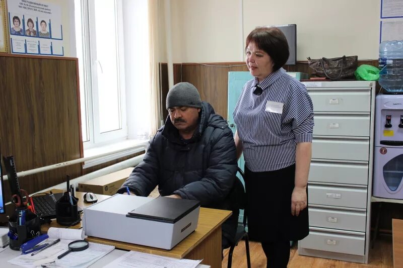 Сайт миграционной службы самарской области. Отдел полиции Клявлинский. Миграционный пункт отделения полиции. Прием граждан в полиции. Мигранты в отдел полиции.