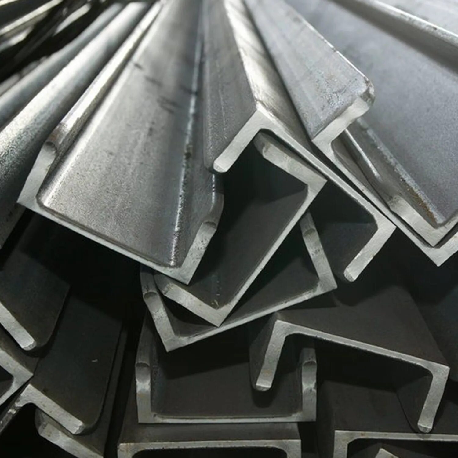 Фасонный прокат. Швеллер №014у*11700. Швеллер 30 п. Швеллер 10у 10п. Уголок стальной 100х63х8.