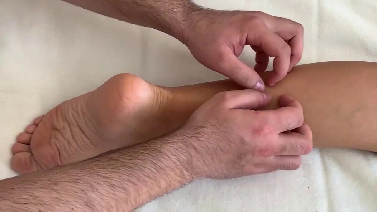 Массаж щекотка. Щекотливый массаж. АСМР щекотка. Tickle massage