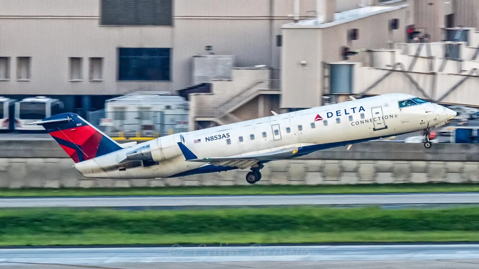 Mitsubishi CRJ 200. Mitsubishi CRJ-200er самолет. Bombardier Regional Jet 200. Canadair Regional Jet 200. Самолет canadair crj 200