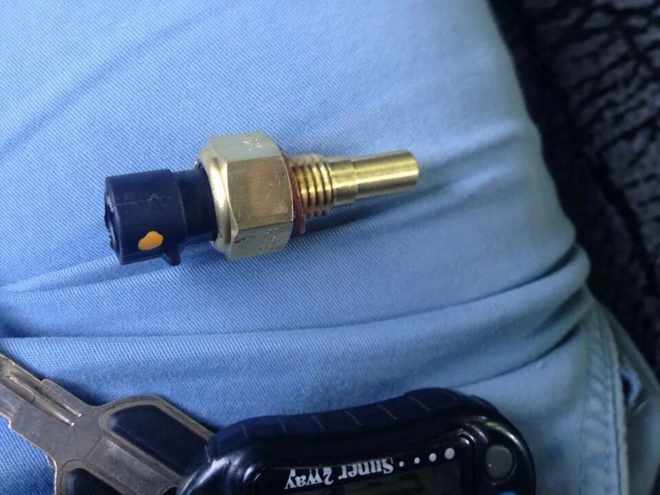 Датчик охлаждающей жидкости приора 16. Датчик вентилятора калина 1. Датчик ож приора 16. Датчик охлаждающей жидкости приора 16 клапанов. Датчик ож приора 16.