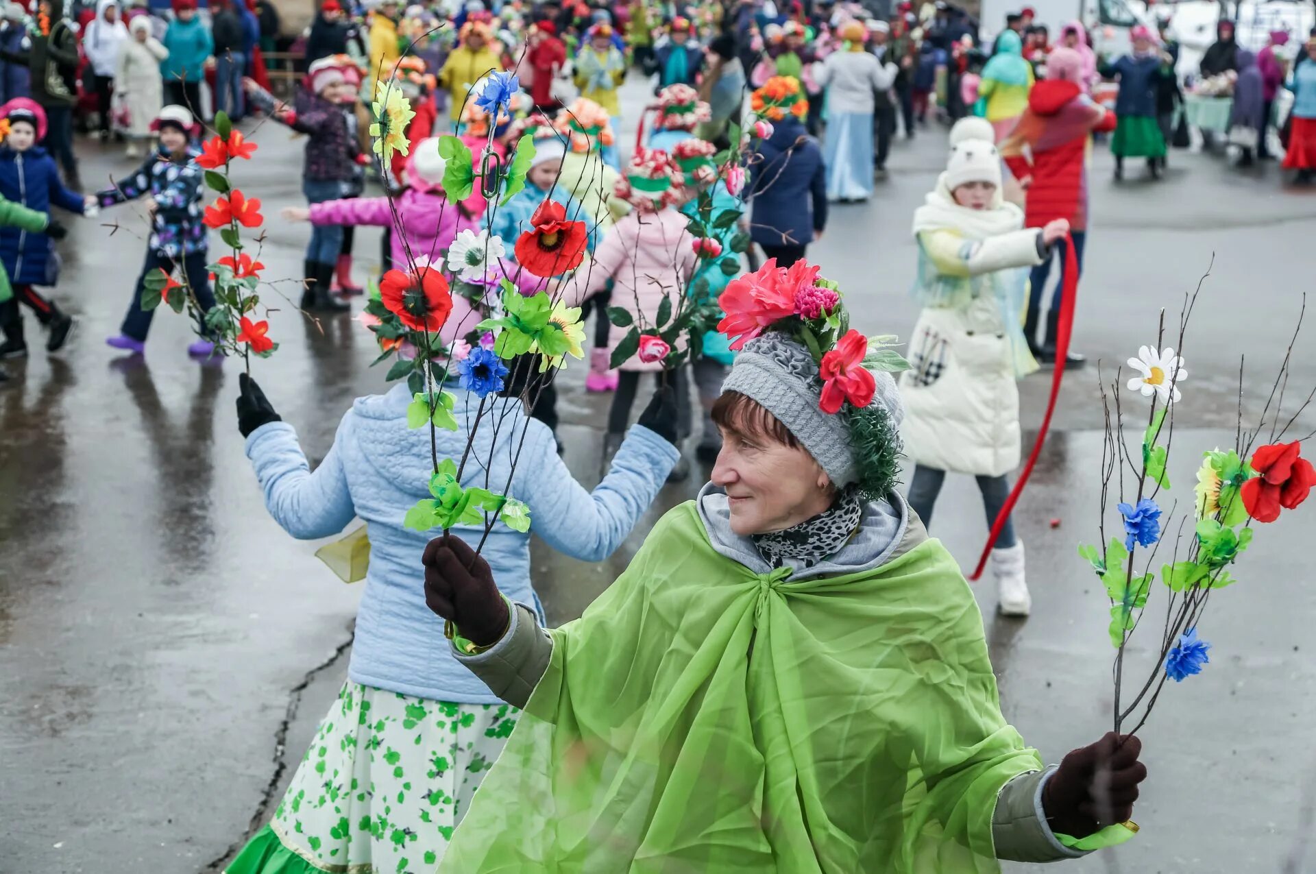 с праздником весны 1 мая. весеннее празднование. большие праздники весны. весенние народные праздники. поздравление с 1 мая.