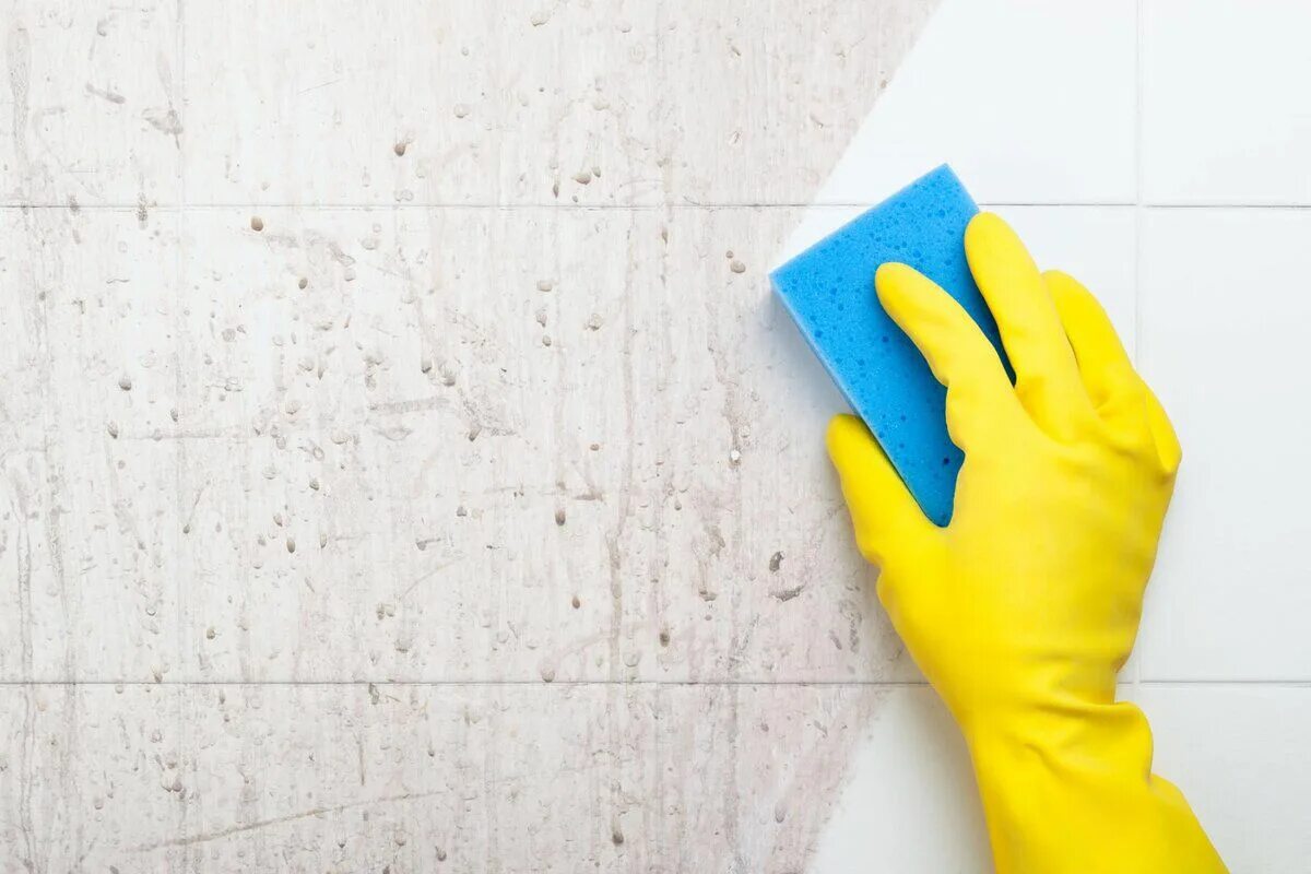 Мытье стен. Мытье кафельной плитки. Для мытья стен в ванной. Мытье кафеля в ванной.