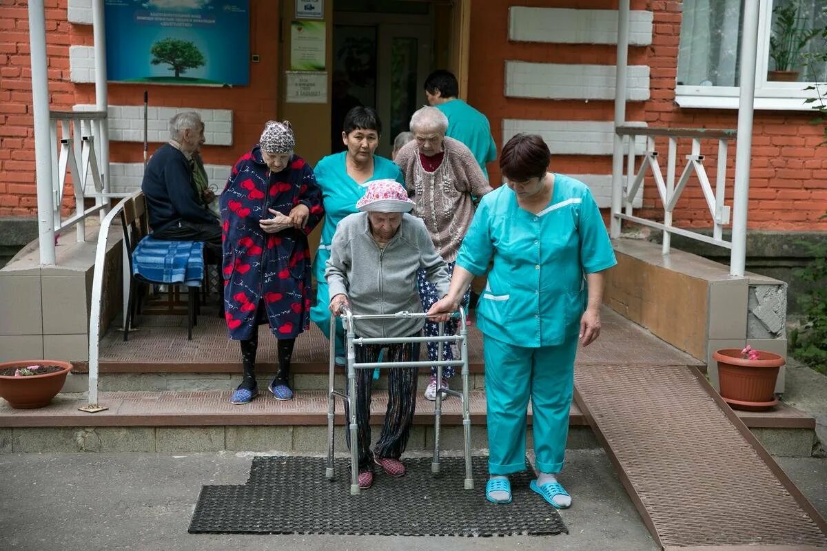 Найти дом престарелых. Пансионат для пожилых людей в королев забота. дом-интернат (пансионат) для престарелых и инвалидов. королев пансионат для пожилых людей. частный дом престарелых.