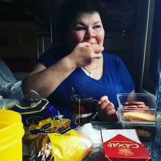 Бабушка в поезде девушка в поезде