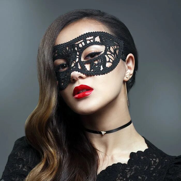 Кружевная маска на глаза. Ажурная маска. Ажурная маска для лица. Девушка в ажурной маске. Ажурная маска.