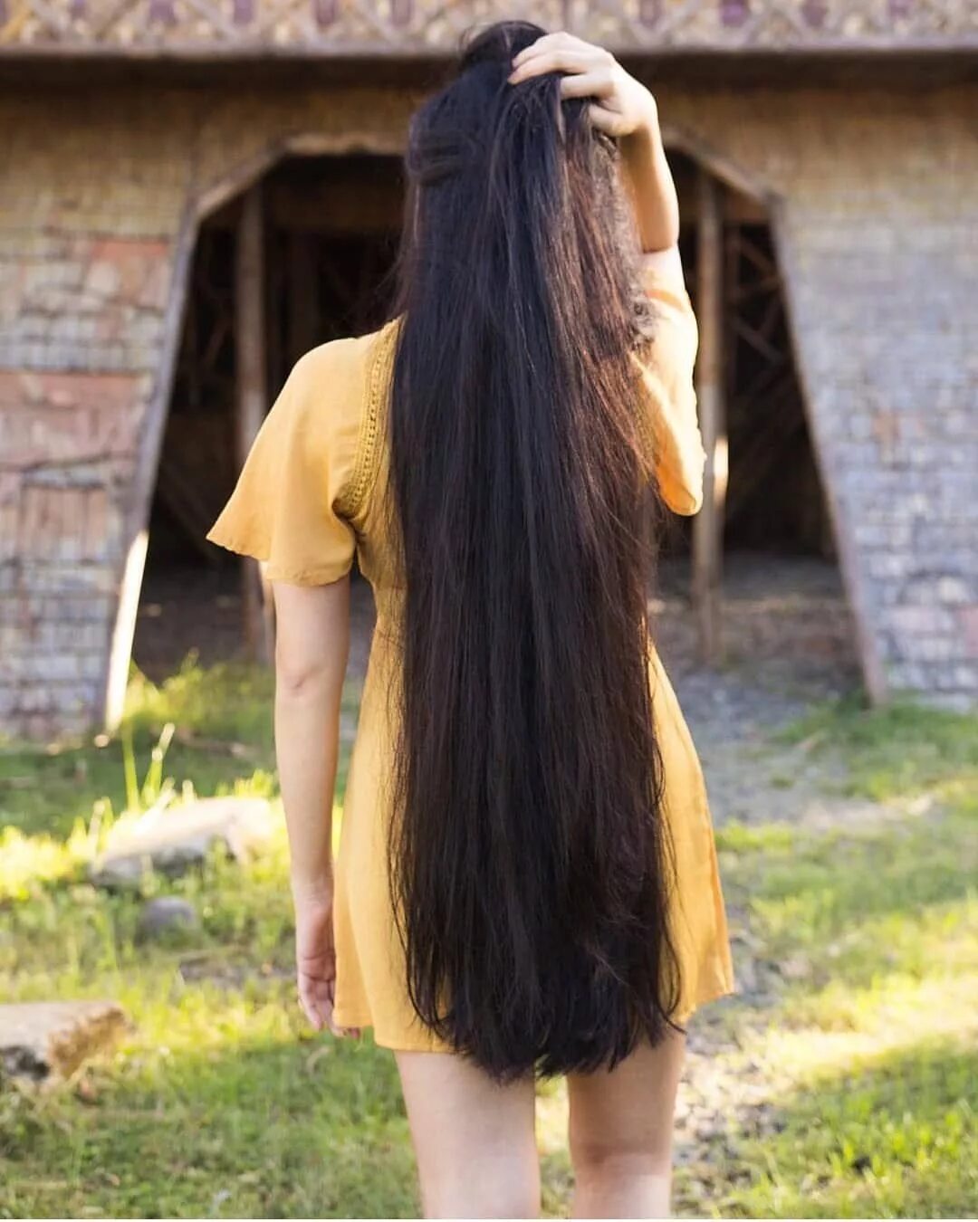 Очень длинные волосы. Девушки с очень длинными волосами. Девочка с очень длинными волосами. Длинные темные волосы. Long hair video