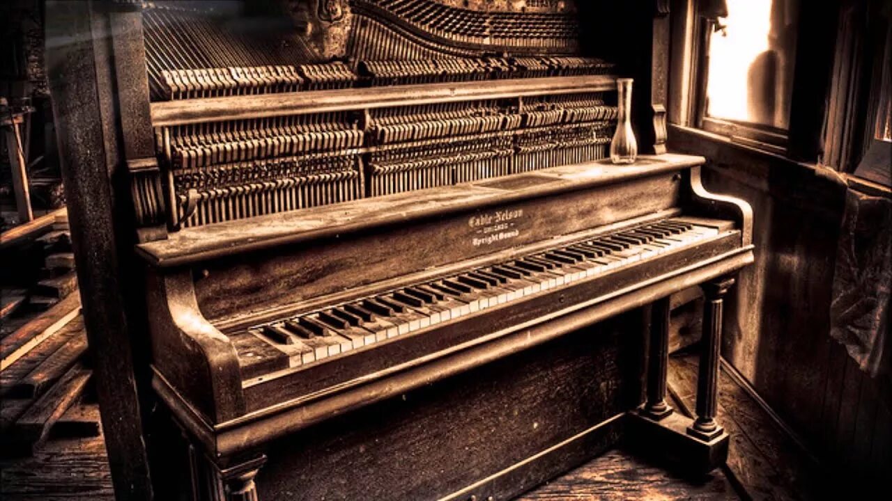 Старинное название фортепиано. Старинное пианино. Фортепиано. Старое фортепиано. Старое фортепьяно.